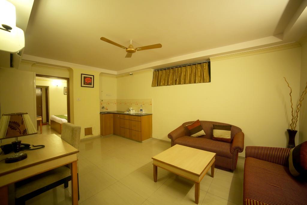 Treebo Trend Woodsvilla Suites Bapu Nagar Джапур Экстерьер фото